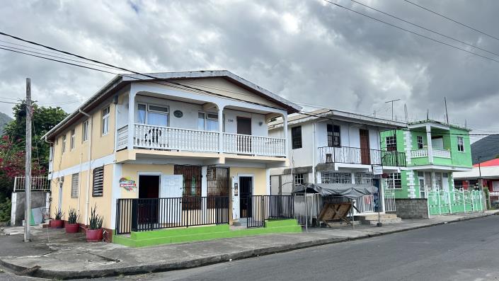 Image No.11-4 Bed Commercial for sale