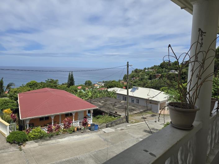 Image No.8-6 Bed House for sale