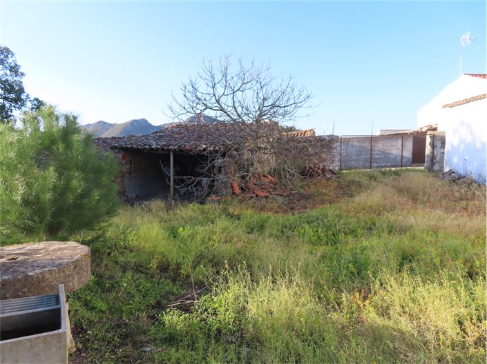 Image No.12-6 Bed Property for sale