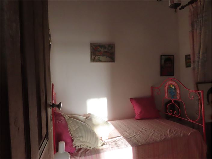 Image No.42-6 Bed Property for sale