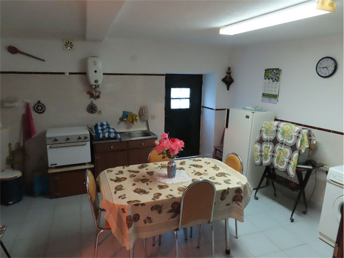 Image No.12-3 Bed Property for sale