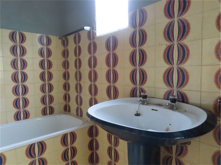 Image No.37-3 Bed Property for sale