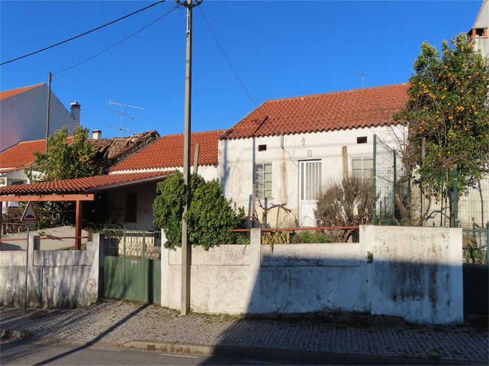 Image No.1-4 Bed Property for sale