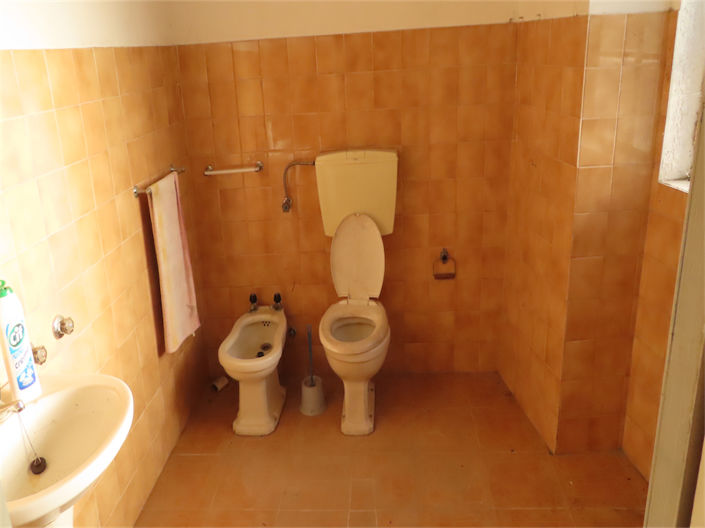 Image No.27-4 Bed Property for sale