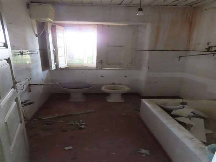 Image No.18-3 Bed Property for sale