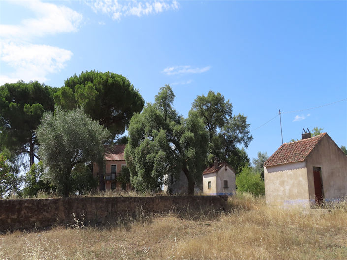 Image No.3-3 Bed Property for sale