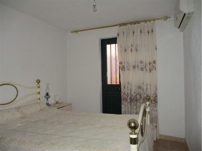 Image No.11-3 Bed Property for sale