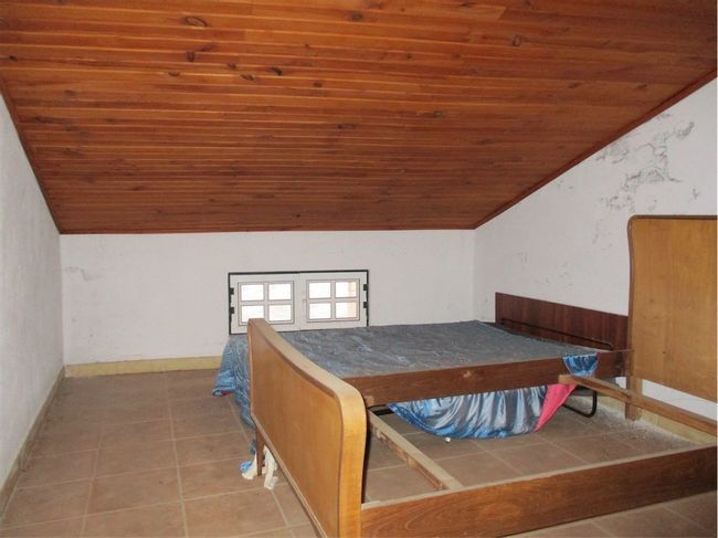 Image No.13-3 Bed Property for sale