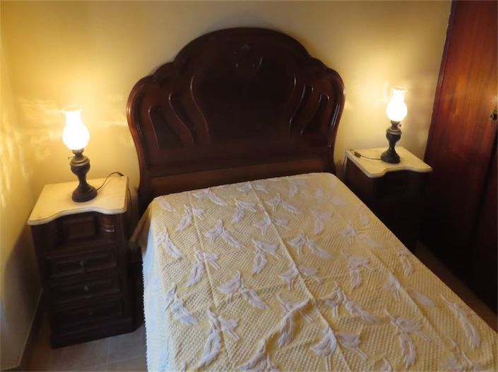 Image No.10-2 Bed Property for sale