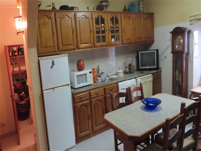 Image No.13-2 Bed Property for sale