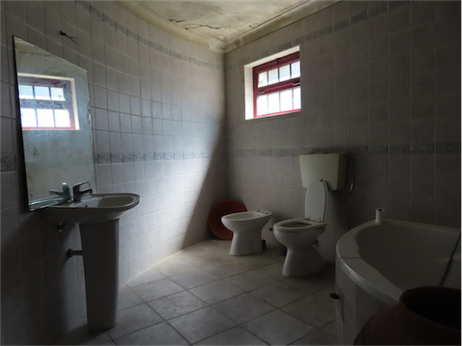 Image No.17-3 Bed Property for sale