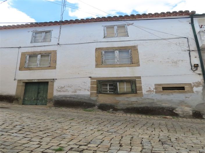 Image No.3-3 Bed Property for sale