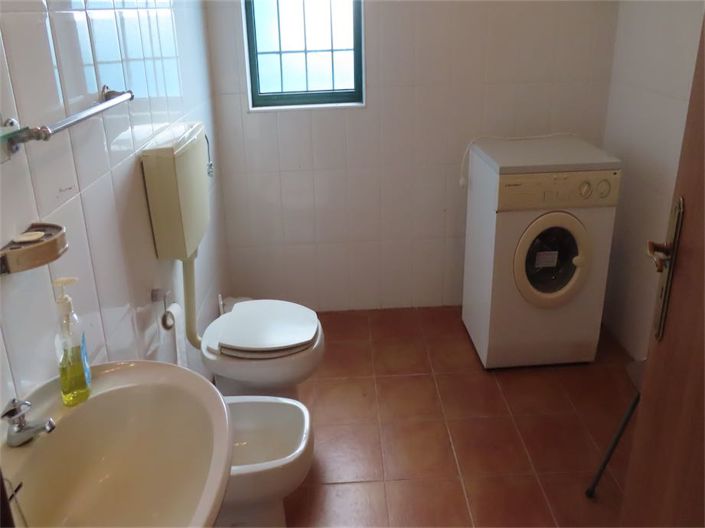 Image No.13-3 Bed Property for sale