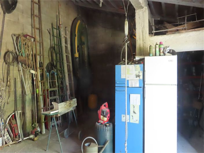 Image No.8-3 Bed Property for sale