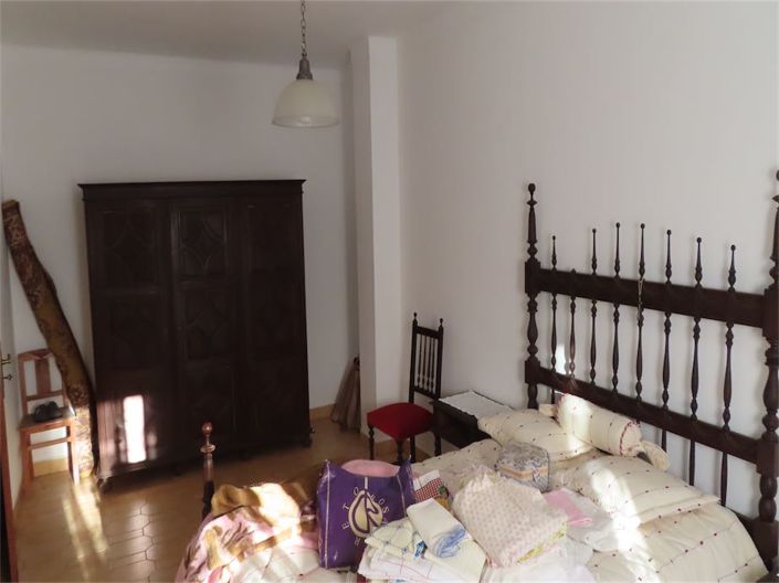 Image No.16-4 Bed Property for sale