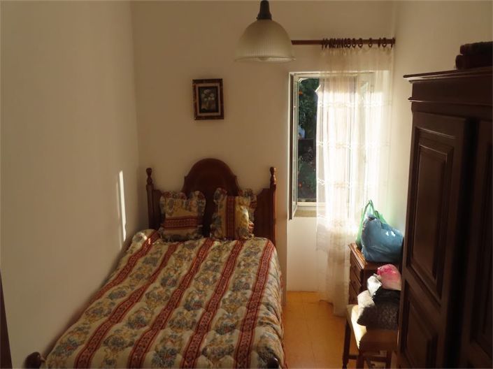 Image No.17-4 Bed Property for sale