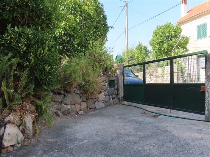 Image No.24-4 Bed Property for sale