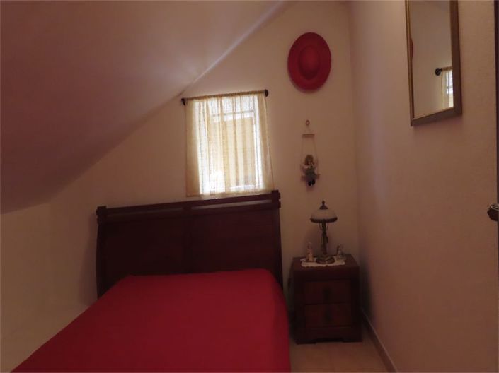 Image No.32-4 Bed Property for sale