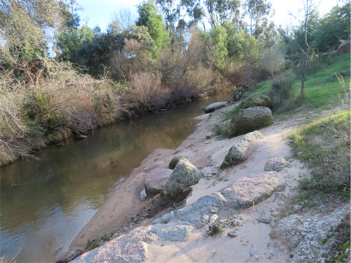 Image No.12-2 Bed Property for sale