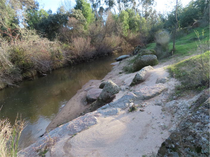 Image No.14-2 Bed Property for sale