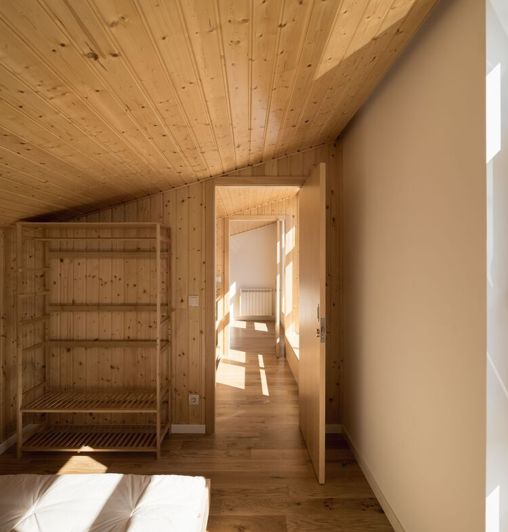 Image No.36-2 Bed Property for sale