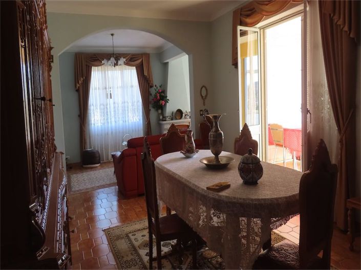 Image No.18-6 Bed Property for sale