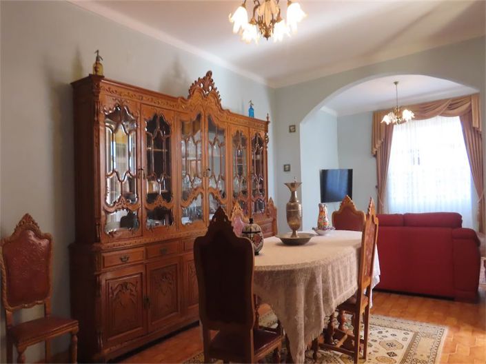 Image No.19-6 Bed Property for sale