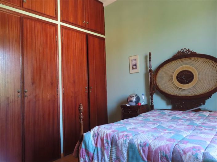 Image No.32-6 Bed Property for sale