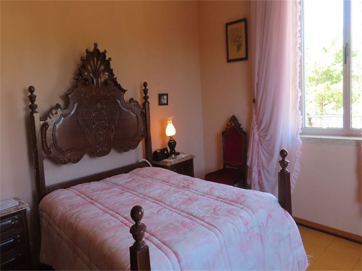 Image No.36-6 Bed Property for sale