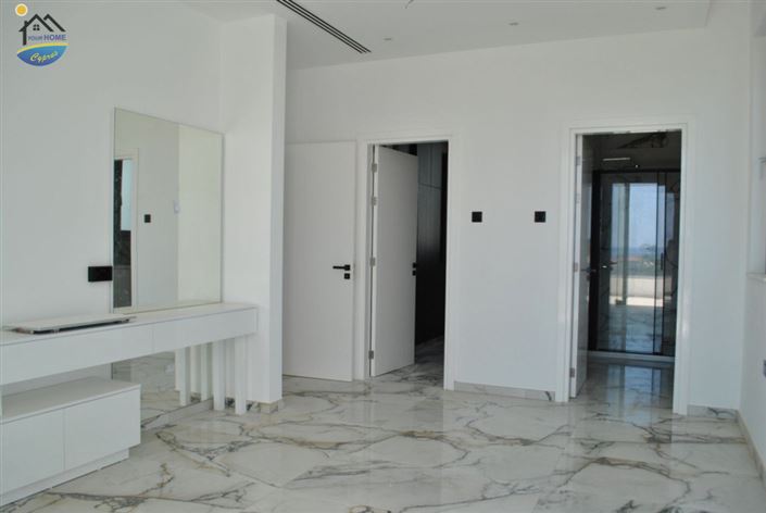 Image No.14-5 Bed Villa for sale