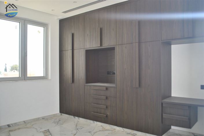 Image No.9-5 Bed Villa for sale