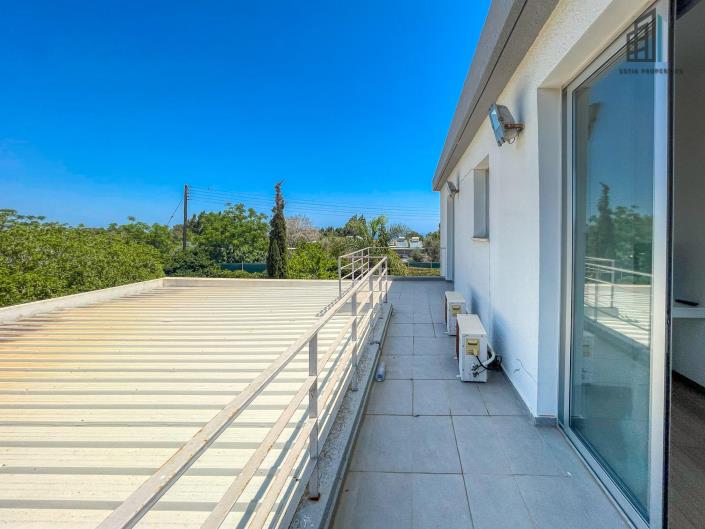 Image No.2-5 Bed Villa for sale