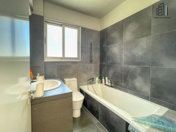 Image No.6-5 Bed Villa for sale