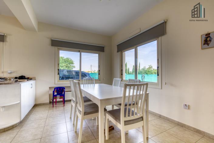 Image No.4-4 Bed Villa for sale