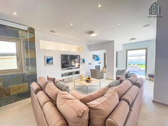 Image No.2-5 Bed Villa for sale