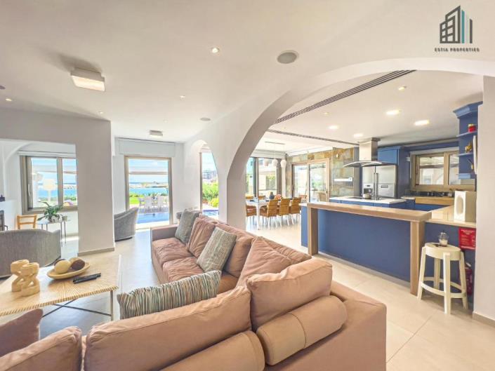 Image No.8-5 Bed Villa for sale