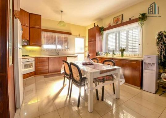 Image No.3-3 Bed Villa for sale