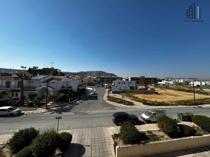 Image No.18-3 Bed Maisonette for sale