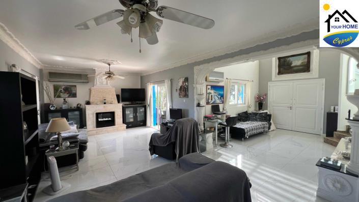 Image No.2-3 Bed Villa for sale