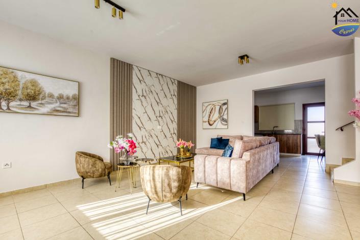 Image No.13-2 Bed Townhouse for sale