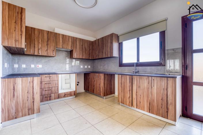 Image No.19-2 Bed Townhouse for sale