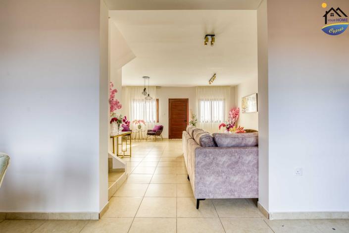 Image No.21-2 Bed Townhouse for sale