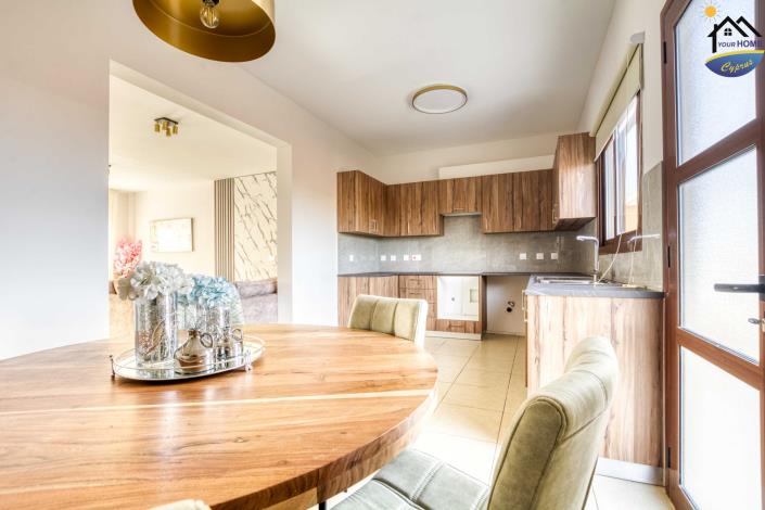 Image No.22-2 Bed Townhouse for sale