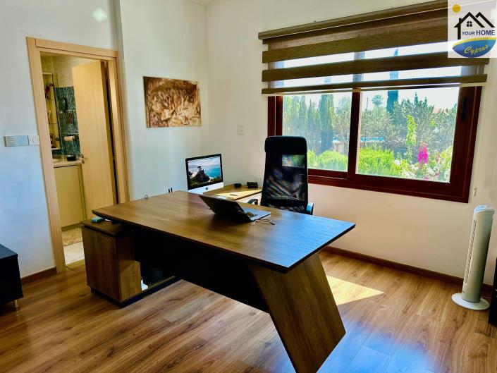 Image No.9-7 Bed House/Villa for sale