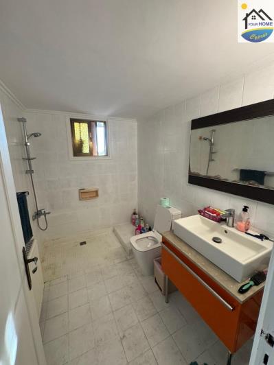 Image No.18-3 Bed House for sale