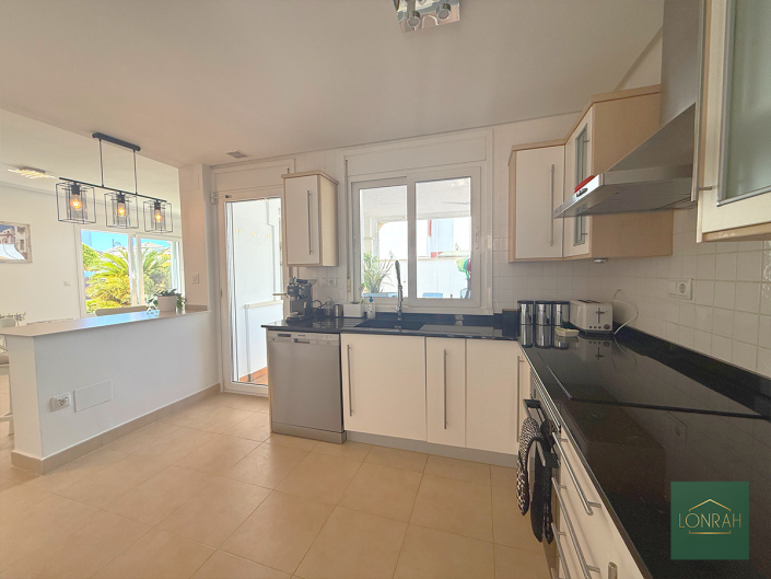 Image No.8-3 Bed Villa / Detached for sale