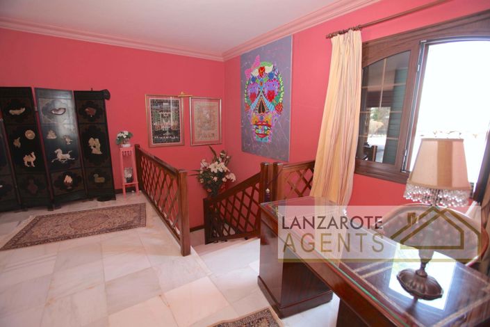 Image No.3-5 Bed Villa for sale