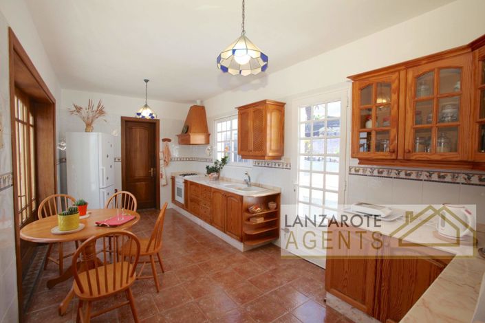 Image No.10-3 Bed Villa for sale