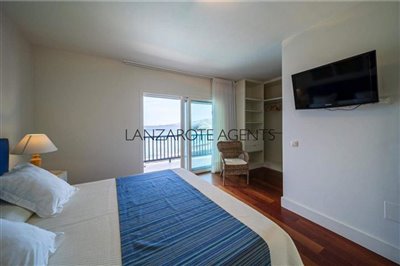 99c5defb-e19b-2071-744a-39220a75a6d3