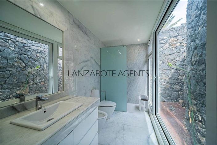 Image No.15-4 Bed Villa for sale